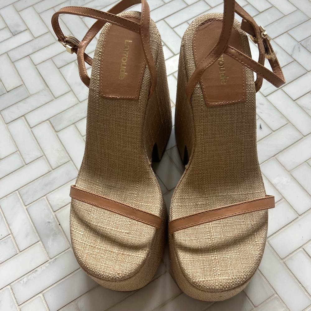 Larroude Platforms size 8.5
